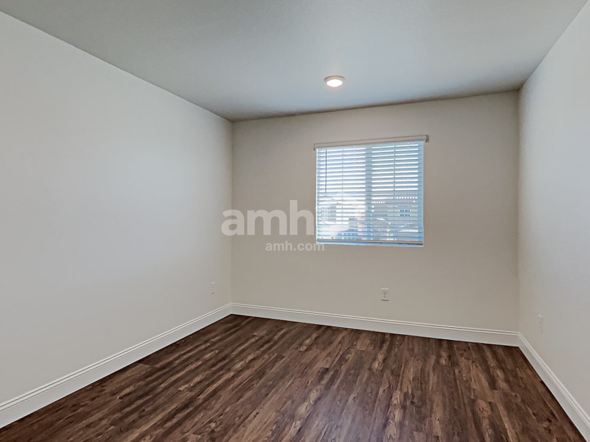 Building Photo - 6039 Schmidt St