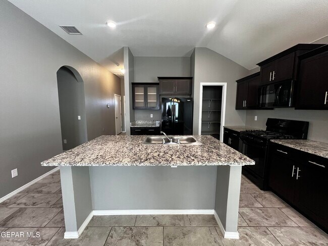 Building Photo - 924 Coyote Melon Dr