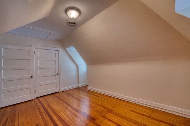 Building Photo - 2305 Macdonough Rd