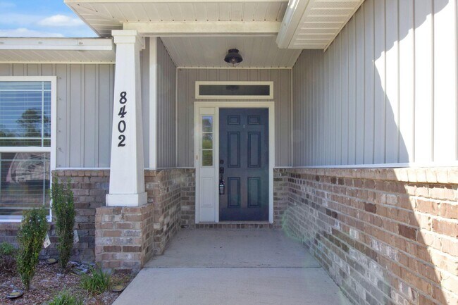 Building Photo - 8402 Island Dr