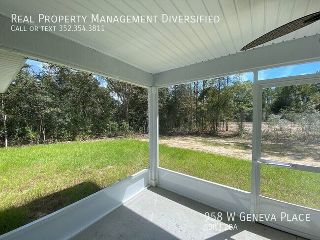 Building Photo - 958 W Geneva Pl