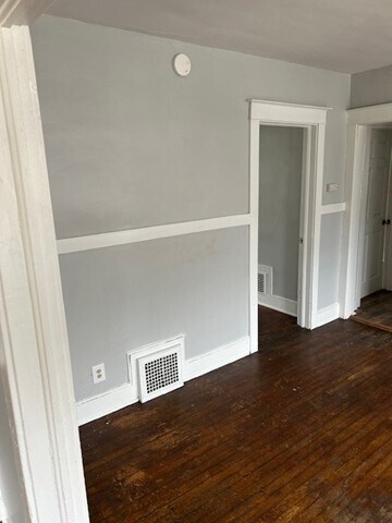 Building Photo - 231 Conklin Ave