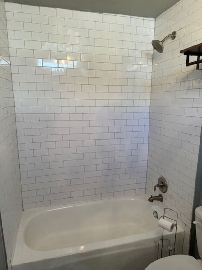 Building Photo - 2 BR 1 BA House for RENT