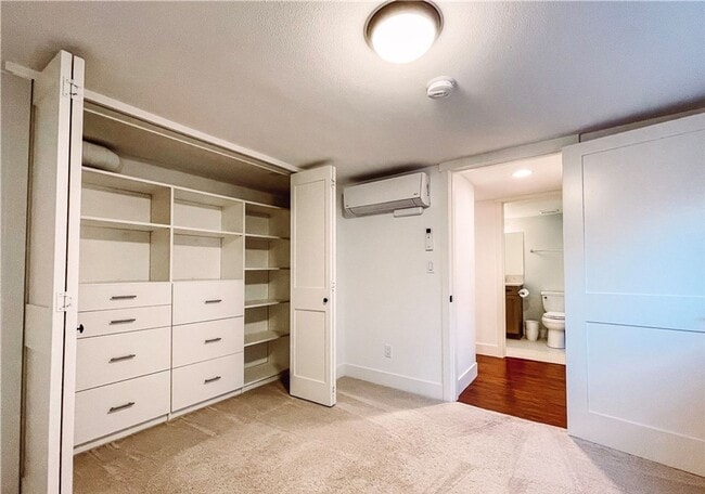 Building Photo - 1Bd/1Ba Kirkland Duplex