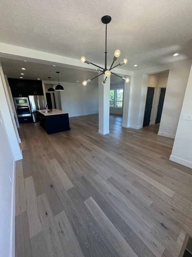 Building Photo - 6 months lease//Riverstone: Gated Community, Pond Access in BackYard, Patio Home, with all of the...