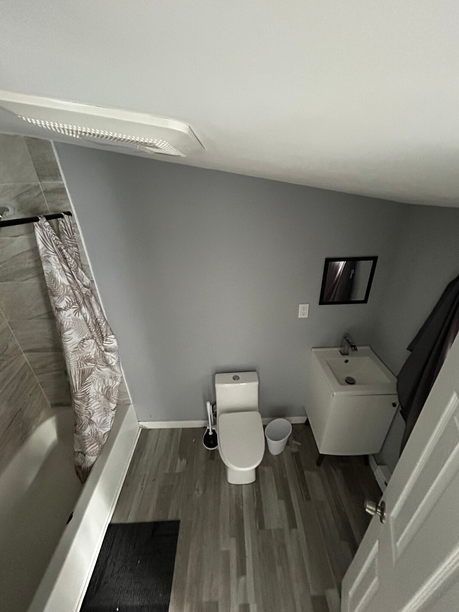 Building Photo - 19 Landfield Ave