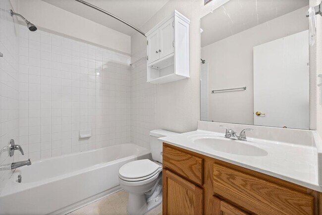 Building Photo - 336 Celery Loop