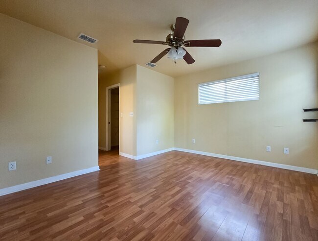 Building Photo - Beautiful 3/2 in Springtree