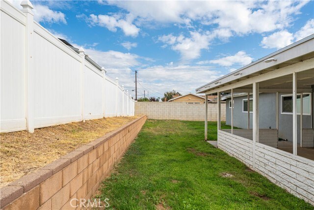 Building Photo - 419 E Payson St