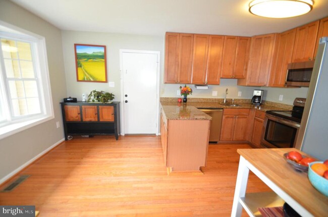 Building Photo - 5611 Herberts Crossing Dr