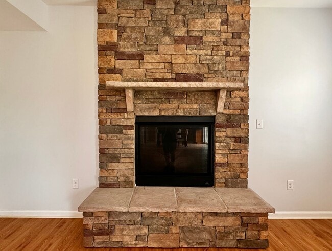 Building Photo - Gorgeous Two-Story Home close to NGIC, in Greene County at Holly Hills-available now!