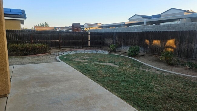 Building Photo - 3351 Cordova Ave