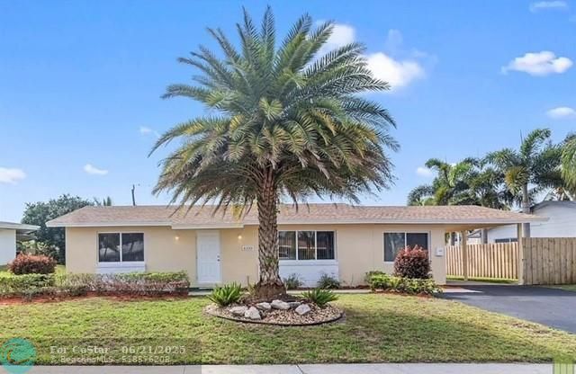 Primary Photo - 4330 NW 10th St