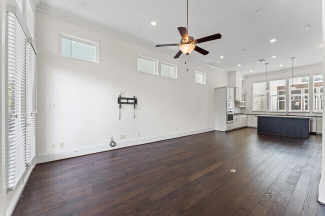 Building Photo - 9635 Riddlewood Ln