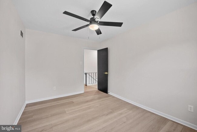 Building Photo - 857 Green Valley Dr