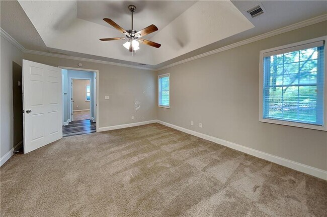 Building Photo - 3564 Saddlebrook Dr