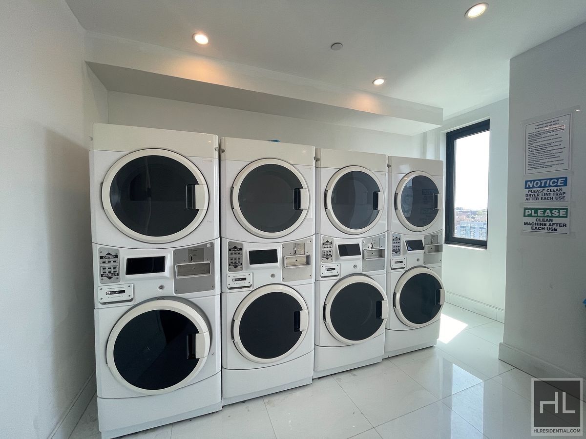 Building Photo - Rent stabilized 1 bedroom spanning 725 sq ...