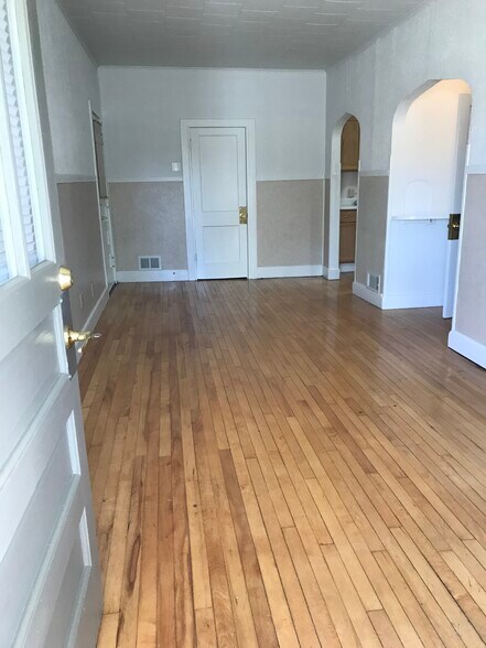 Building Photo - 529 N 4th St