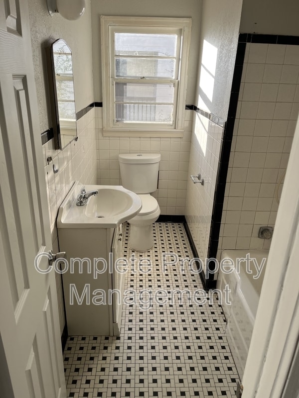 Building Photo - 6721 Grasselli Rd