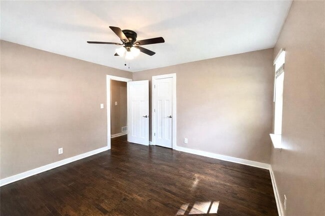 Building Photo - 1291 Lorenzo Dr SW