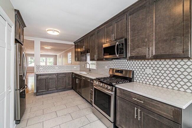 Building Photo - 4207 Main St