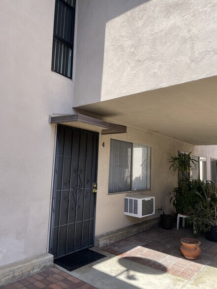 Building Photo - Tradewinds Apartments