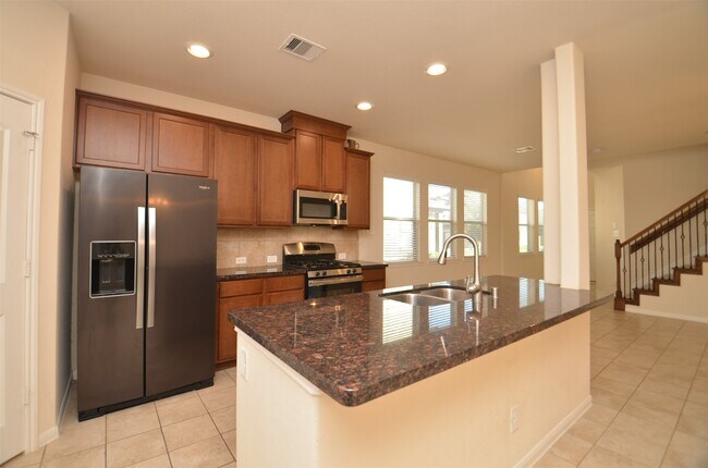 Building Photo - 8335 Columbia Forest Dr