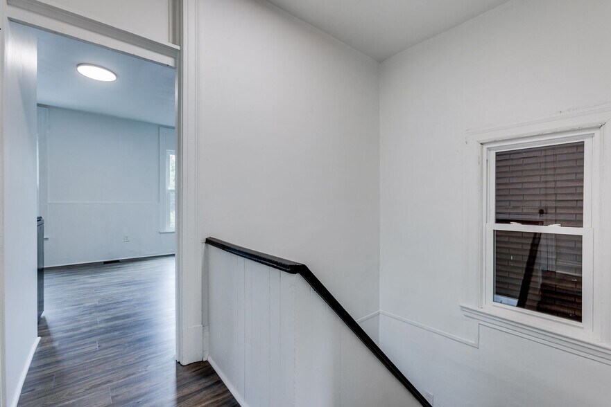 Building Photo - 2637 S 18th St