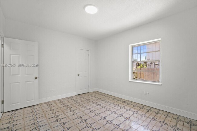 Building Photo - 3720 NW 20th Ct