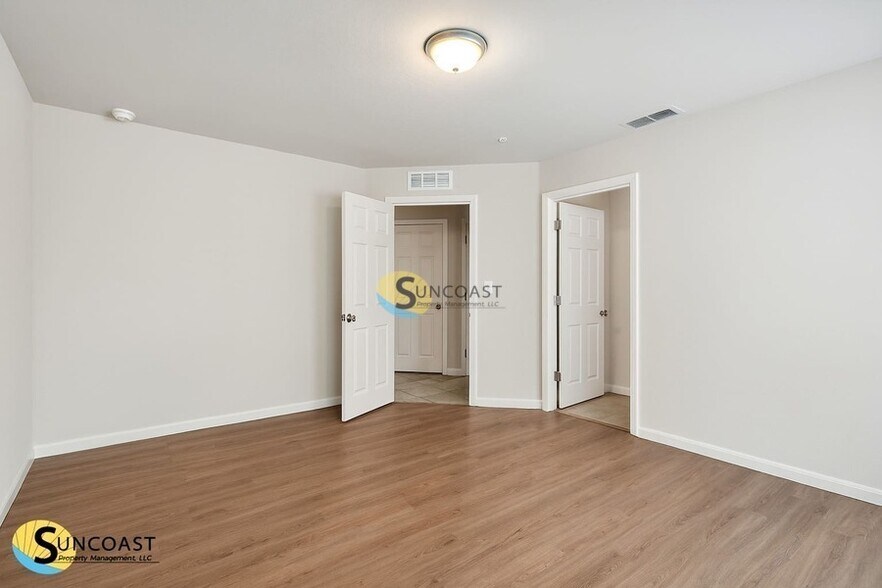 Building Photo - 7638 Mailes Ct