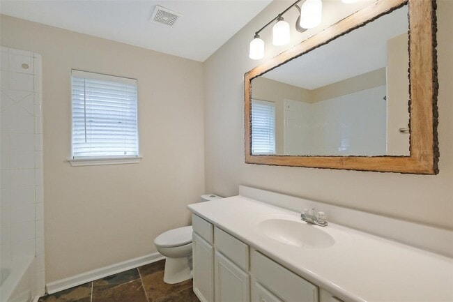 Building Photo - 21734 Maple Bluff Dr