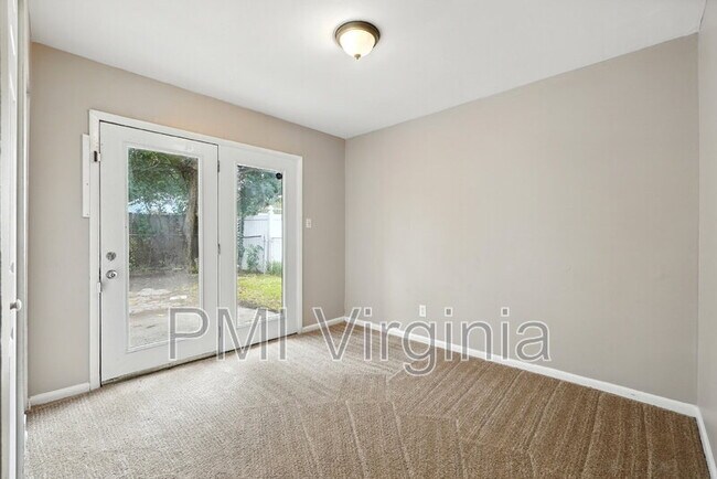 Building Photo - 1076 Dubose Dr