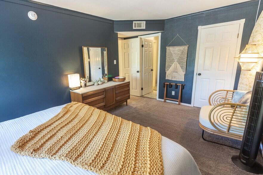 Building Photo - 5700 Etiwanda Ave