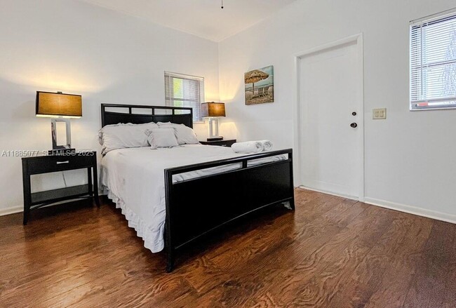 Building Photo - 1104 Washington St