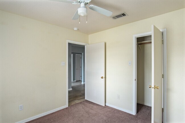 Building Photo - 4501 Embers Dr