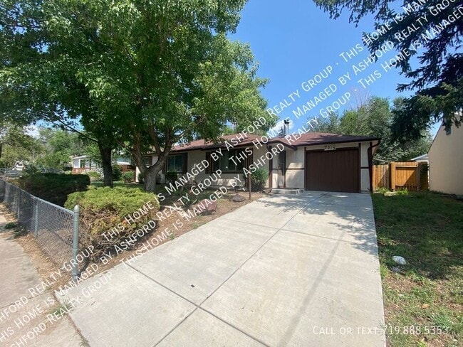 Building Photo - 2215 Bonfoy Ave