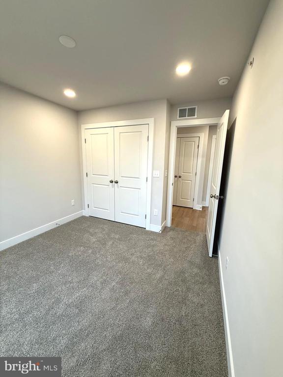 Building Photo - 4129 Ridgeview Ave