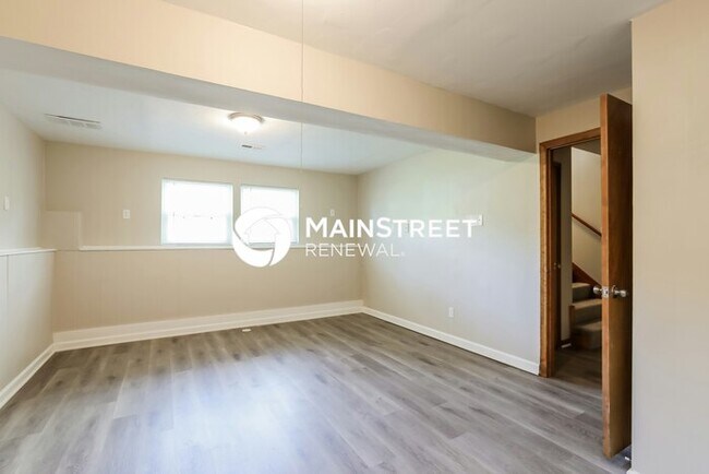 Building Photo - 3 Bedroom Pet-Friendly Home in Belton, MO with Main Street Renewal