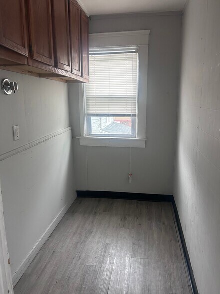 Building Photo - 13414 Ferris Ave