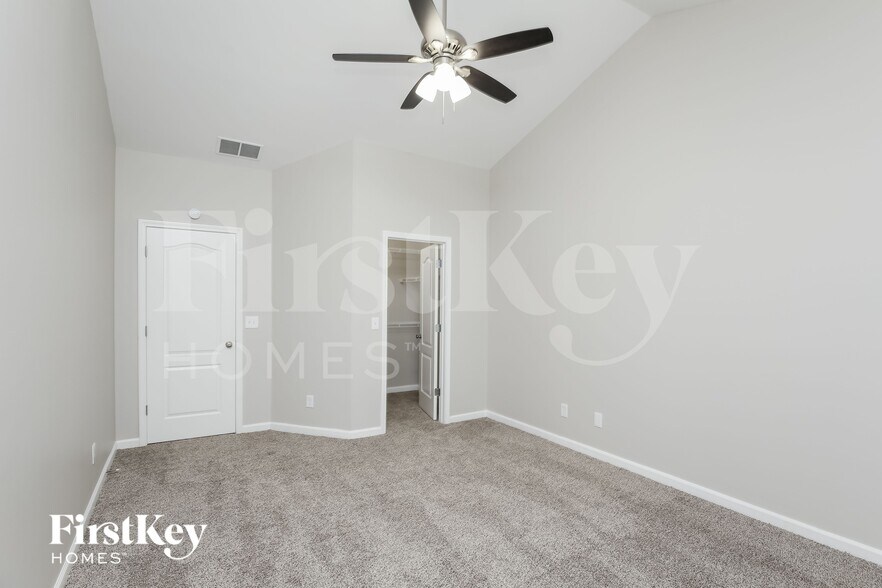 Building Photo - 731 Mallard Dr