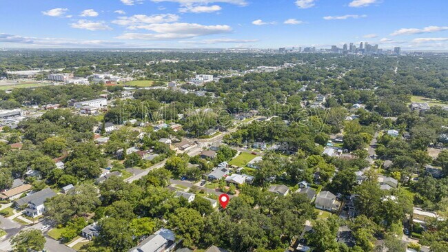 Building Photo - 309 W South Ave