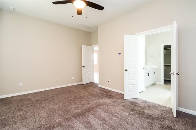 Building Photo - 8102 Cliffside Terrace Ct