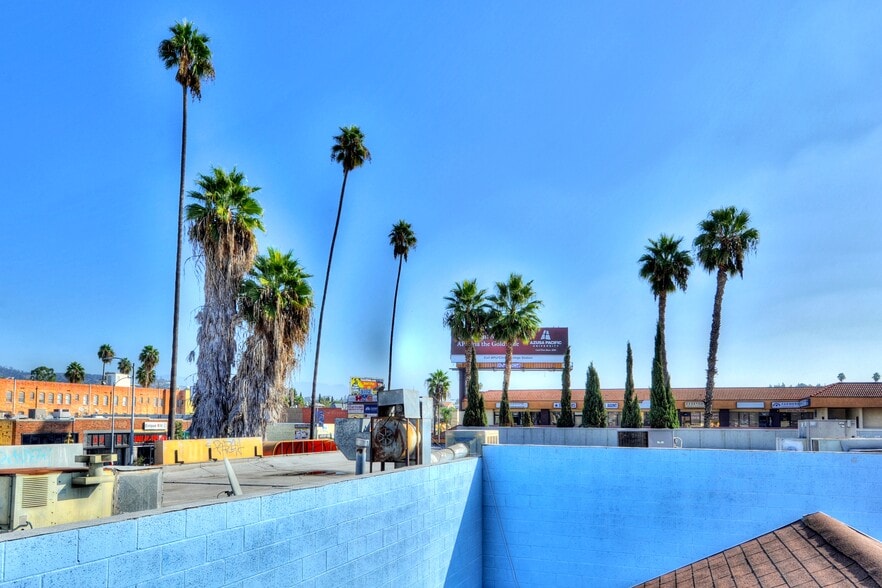 Building Photo - 1650 Winona Blvd