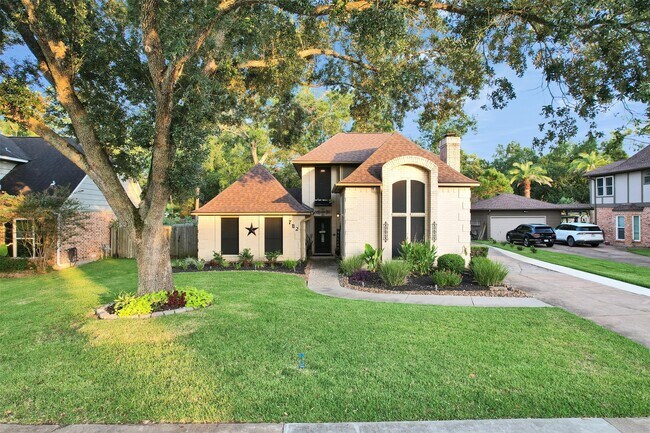Primary Photo - 702 Olde Oaks Dr