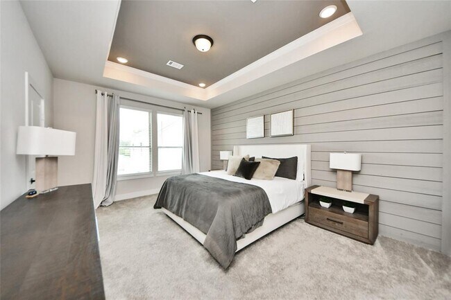 Building Photo - 1707 Summerlyn Ter Dr