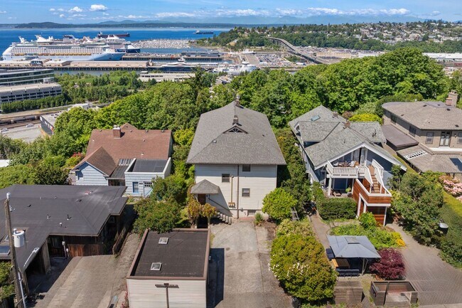 Building Photo - KIRKLAND ROSEHILL