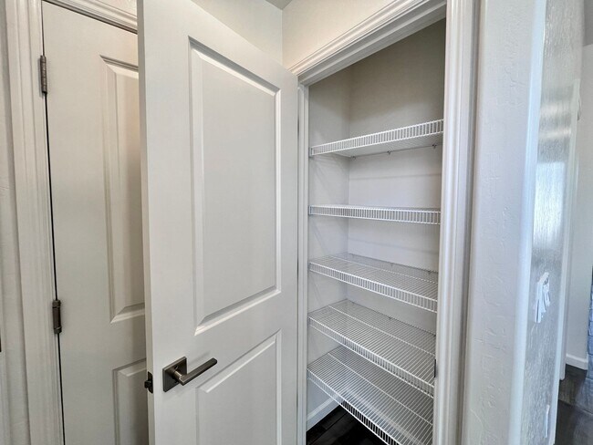 Building Photo - $2,350 Shepherd & Sunnyside, New 3 bed House - Clovis / Solar Panels