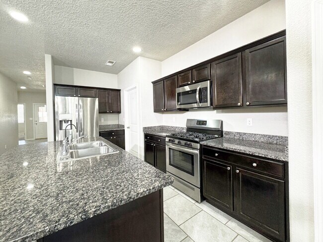Building Photo - Wonderful, Newer 4 BR Home in Cleveland Heights!