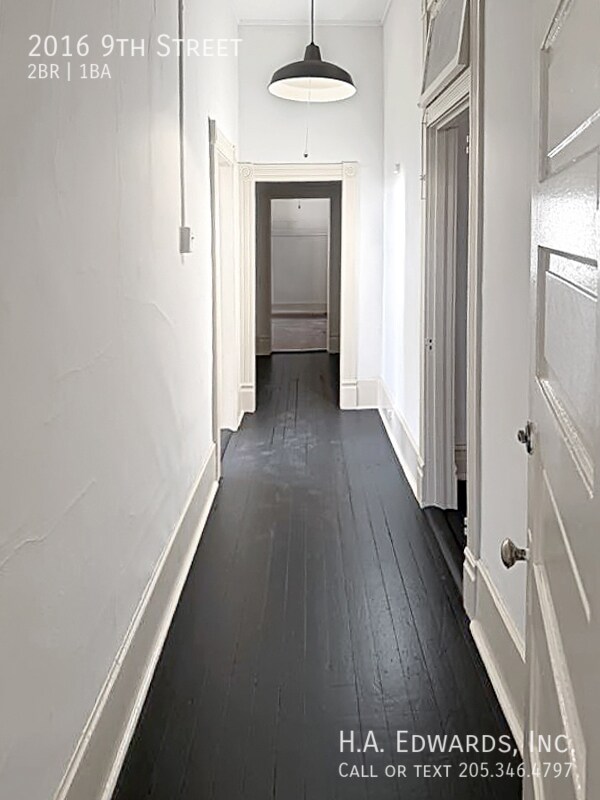 Building Photo - 2016 9th St