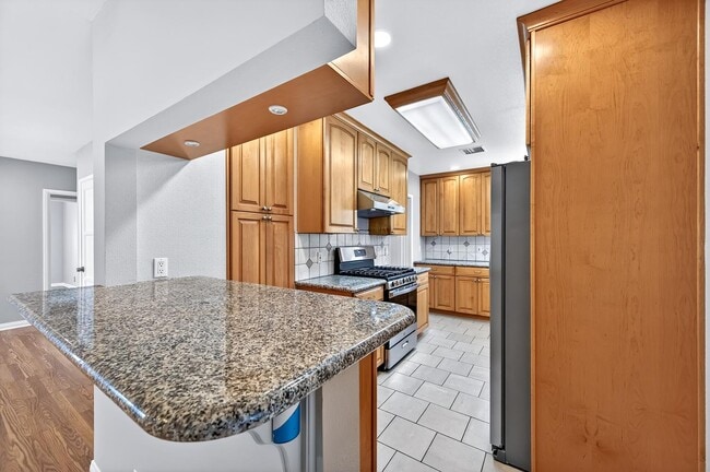 Building Photo - 4913 Premiere Ave